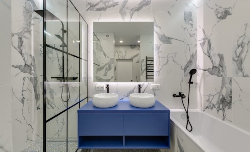 Bathroom Vanity Remodeling Tips for a Stunning Makeover